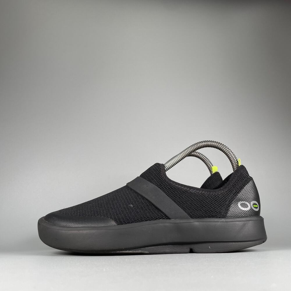 OOFOS OOmg eeZee Low Women's 8 Black Slip On Comfort Sneaker Recovery Shoes GUC